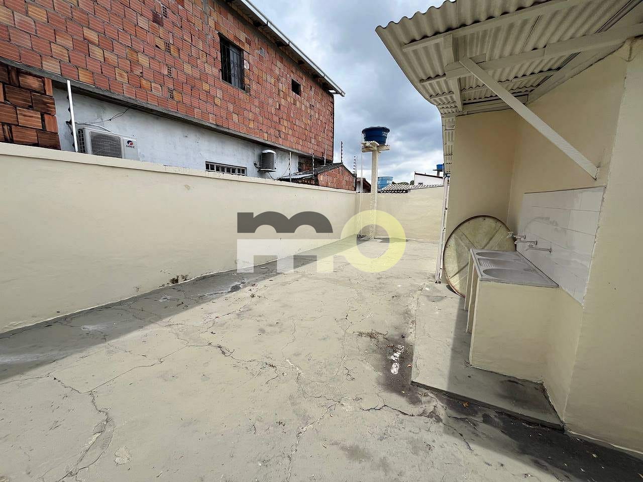 Casa à venda com 2 quartos, 70m² - Foto 14
