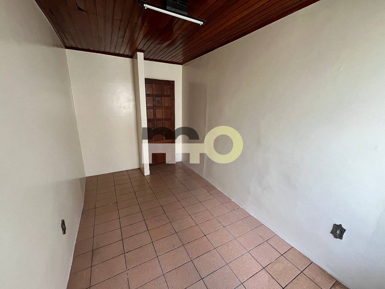 Casa à venda com 2 quartos, 70m² - Foto 8