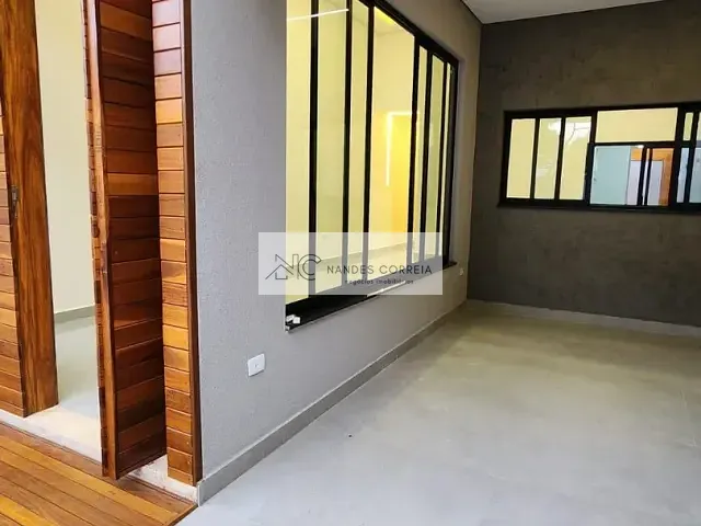 Casa 3 quartos e 2 banheiros, à venda, no bairro Parque Residencial Joaquim Toledo Piza em Londrina