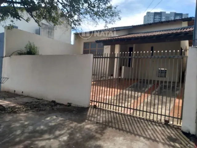 Casa com 275m² 3 quartos e 2 banheiros, à venda, no bairro Jardim Maringá em Londrina