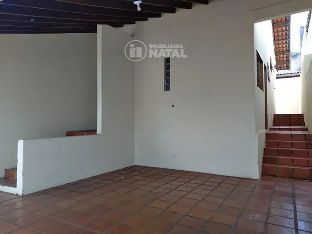 Casa com 275m² 3 quartos e 2 banheiros, à venda, no bairro Jardim Maringá em Londrina