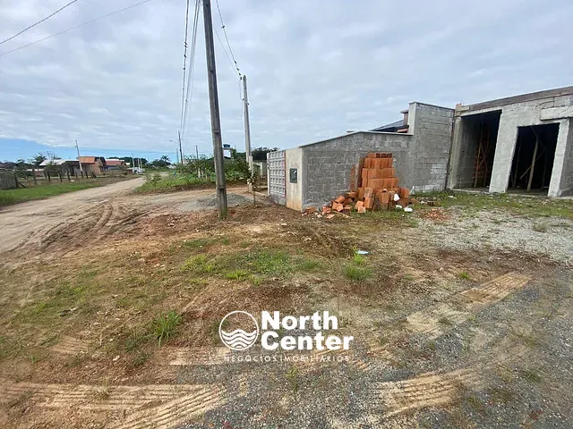 Casa com 198m² 2 quartos e 2 banheiros, à venda, no bairro Salinas em Balneário Barra do Sul