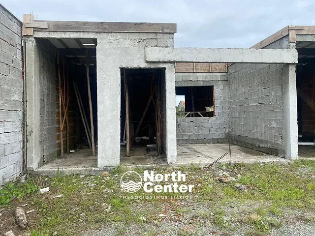Casa com 198m² 2 quartos e 2 banheiros, à venda, no bairro Salinas em Balneário Barra do Sul