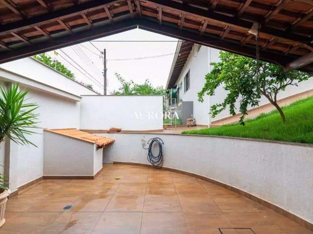 Casa com 500m² 4 quartos e 6 banheiros, à venda, no bairro Jardim Nápoles em Londrina