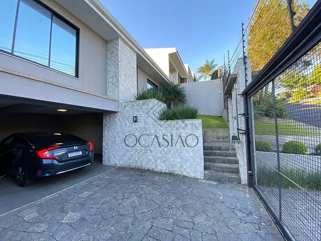 Casa com 230m², à venda, no bairro Ahu em Curitiba