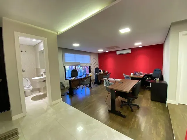 Casa com 230m², à venda, no bairro Ahu em Curitiba