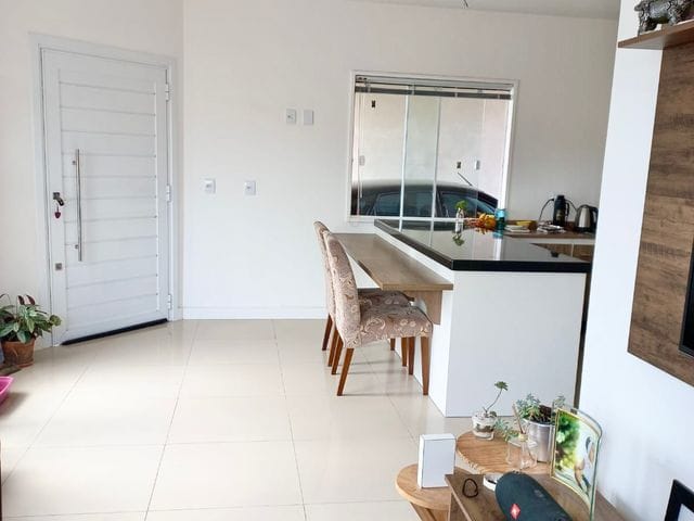 Casa com 330m² 1 quarto e 1 banheiro, à venda, no bairro Florida em Guaíba