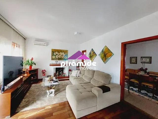 Casa com 360m² 3 quartos e 4 banheiros, à venda, no bairro Jardim das Colinas em São José dos Campos