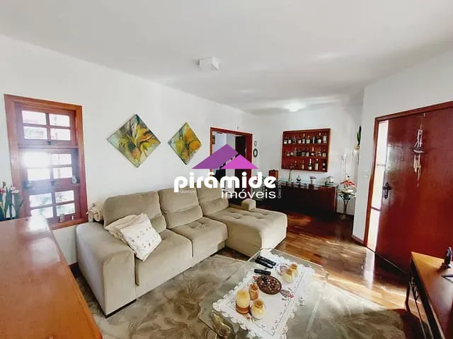 Casa com 360m² 3 quartos e 4 banheiros, à venda, no bairro Jardim das Colinas em São José dos Campos