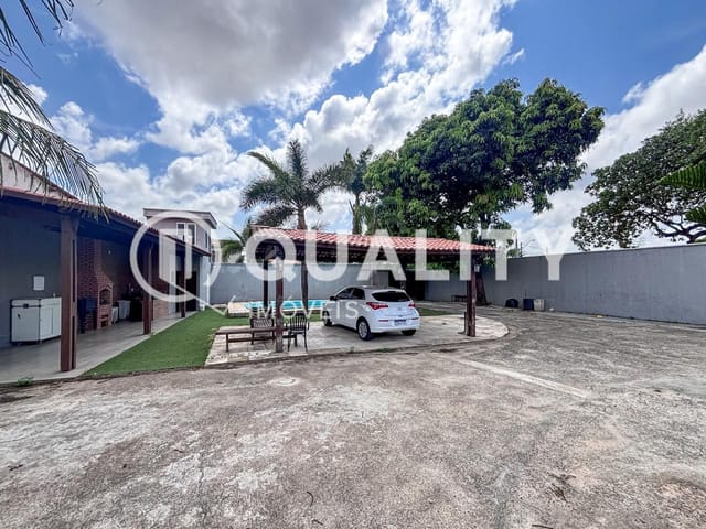 Casa com 760m² 4 quartos e 4 banheiros, à venda, no bairro Engenheiro Luciano Cavalcante em Fortaleza
