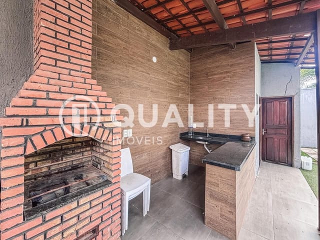 Casa com 760m² 4 quartos e 4 banheiros, à venda, no bairro Engenheiro Luciano Cavalcante em Fortaleza