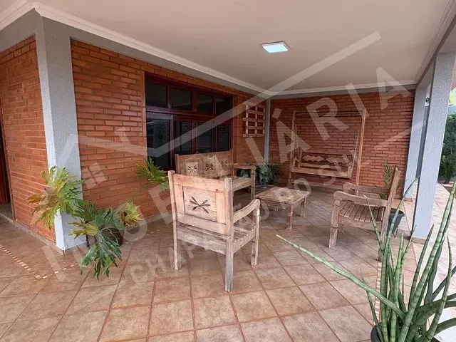 Casa 5 quartos e 3 banheiros, à venda, no bairro CENTRO em Chapadão do Sul