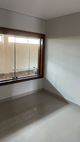 Casa 3 quartos e 2 banheiros, para alugar, no bairro Novo Centro em Santa Luzia