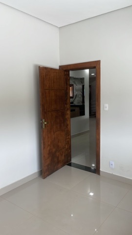 Casa 3 quartos e 2 banheiros, para alugar, no bairro Novo Centro em Santa Luzia