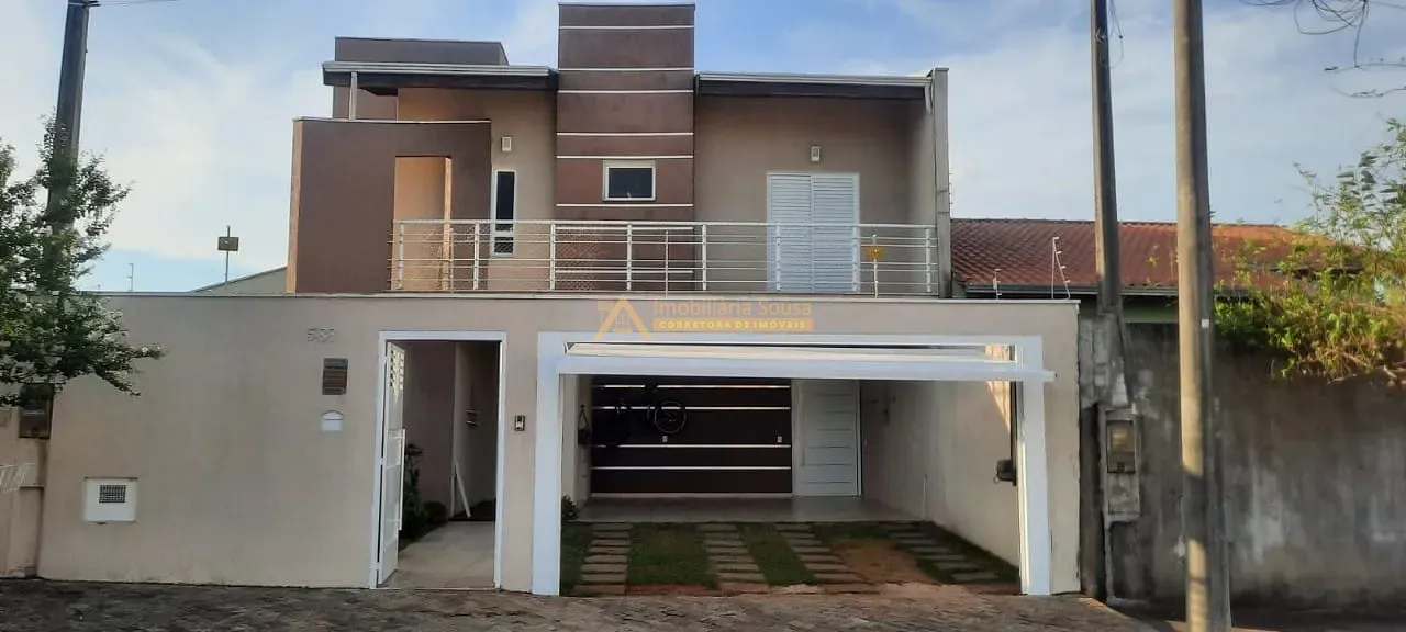 Casa, 3 quartos, 243 m² - Foto 1