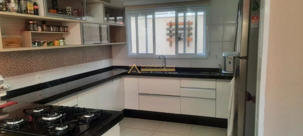 Casa, 3 quartos, 243 m² - Foto 32