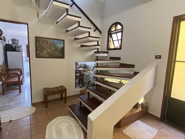 Casa 3 quartos e 4 banheiros, à venda, no bairro Parque Continental II em Guarulhos
