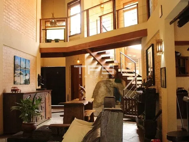 Casa com 903m² 5 quartos e 4 banheiros, à venda ou para alugar, no bairro Jardim das Nações em Taubaté