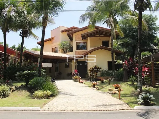 Casa com 903m² 5 quartos e 4 banheiros, à venda ou para alugar, no bairro Jardim das Nações em Taubaté