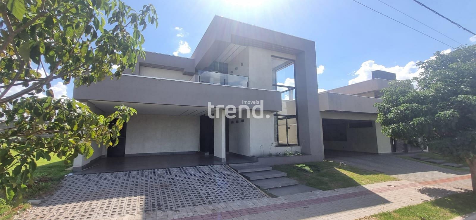 Casa à venda com 3 quartos, 211m² - Foto 2