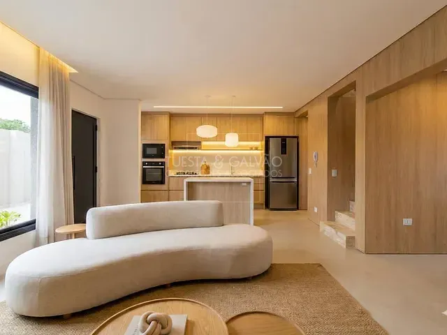 Casa com 189m² 3 quartos e 3 banheiros, à venda, no bairro Jardim Social em Curitiba