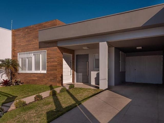 Casa com 383m² 3 quartos e 1 banheiro, à venda, no bairro Centro em Pelotas