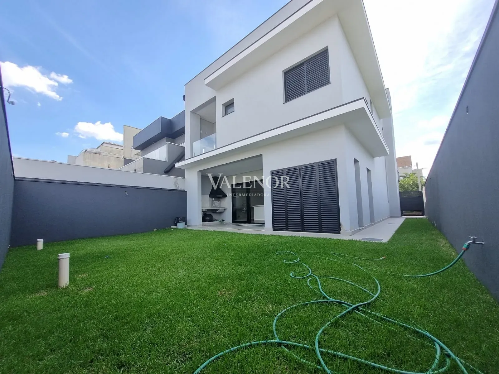 Casa, 3 quartos, 250 m² - Foto 1
