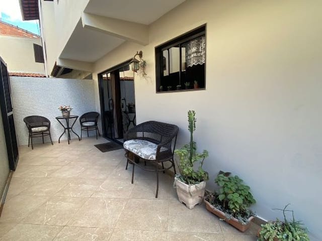 Casa com 700m² 3 quartos e 2 banheiros, à venda, no bairro Jardim Caiçara em Cabo Frio