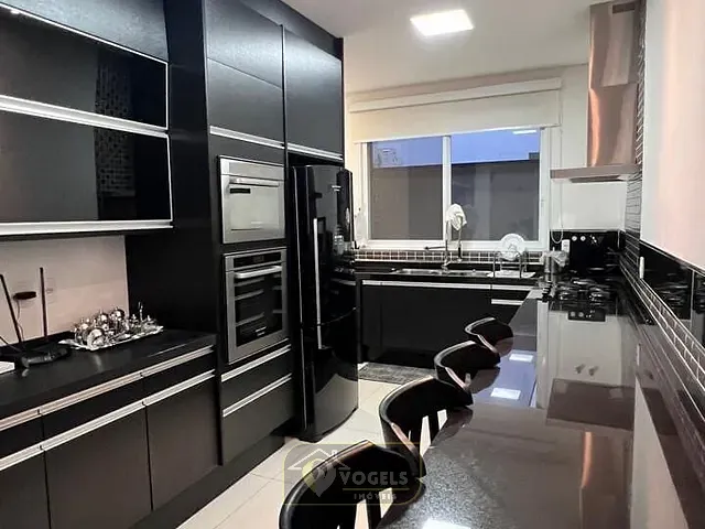 Casa 3 quartos e 5 banheiros, à venda, no bairro Parque Residencial Nova Holanda em Holambra
