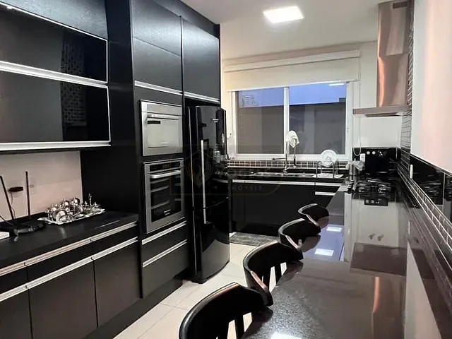 Casa 3 quartos e 5 banheiros, à venda, no bairro Parque Residencial Nova Holanda em Holambra