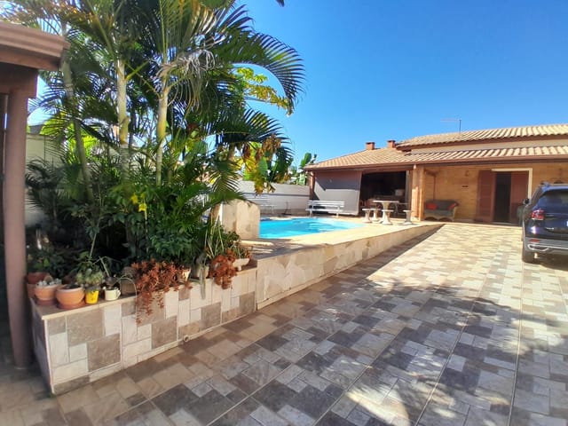 Casa com 600m² 4 quartos e 6 banheiros, à venda, no bairro Recanto do Bosque em São João da Boa Vista