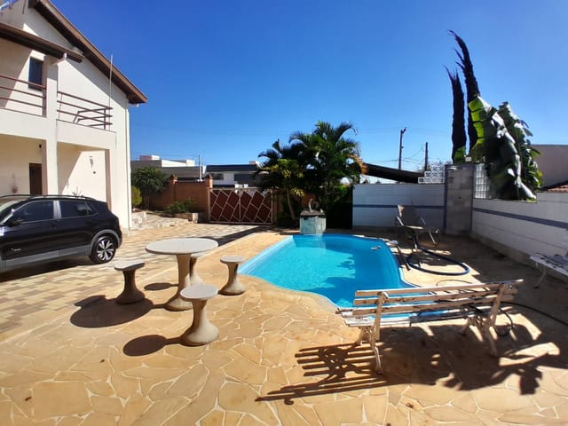 Casa com 600m² 4 quartos e 6 banheiros, à venda, no bairro Recanto do Bosque em São João da Boa Vista