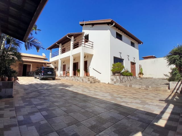 Casa com 600m² 4 quartos e 6 banheiros, à venda, no bairro Recanto do Bosque em São João da Boa Vista