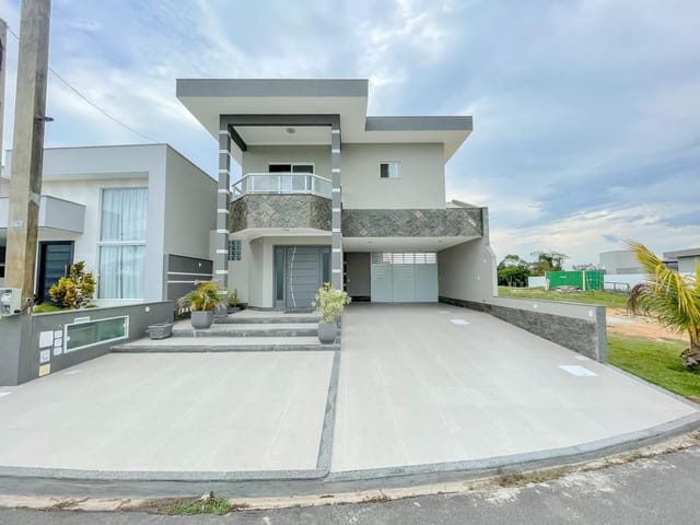 Casa com 342m² 3 quartos e 4 banheiros, à venda, no bairro Lagoa em Macaé