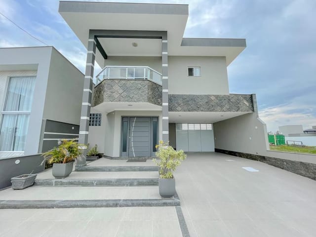 Casa com 342m² 3 quartos e 4 banheiros, à venda, no bairro Lagoa em Macaé