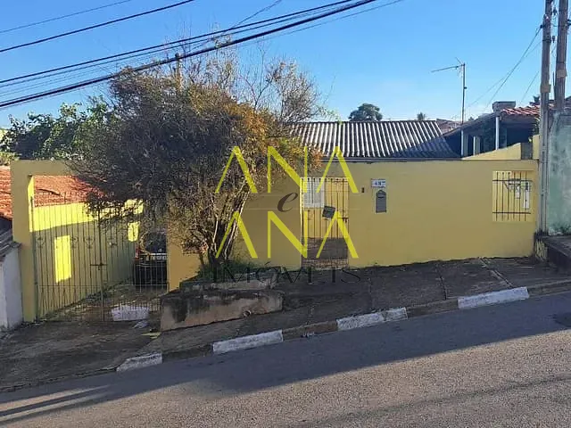 Casa com 300m² 3 quartos e 2 banheiros, à venda, no bairro Cidade Planejada I em Bragança Paulista