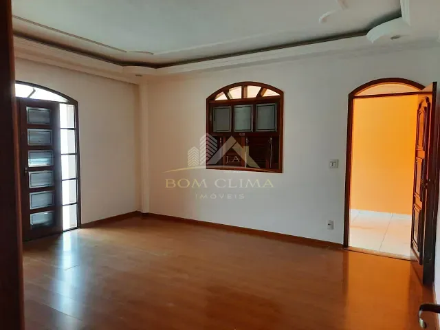 Casa 4 quartos e 4 banheiros, para alugar, no bairro Quintas das Avenidas em Juiz de Fora