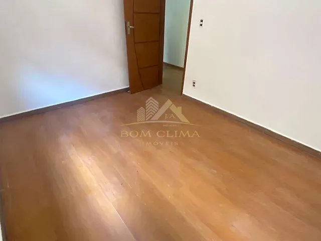 Casa 4 quartos e 4 banheiros, para alugar, no bairro Quintas das Avenidas em Juiz de Fora