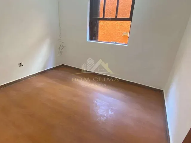 Casa 4 quartos e 4 banheiros, para alugar, no bairro Quintas das Avenidas em Juiz de Fora