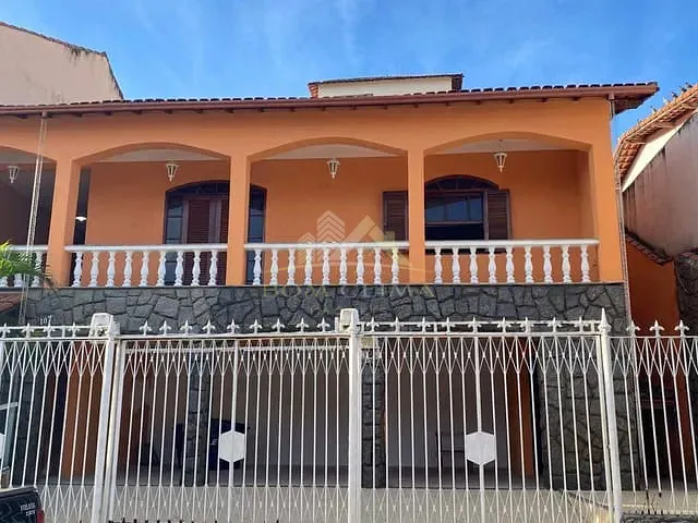 Casa 4 quartos e 4 banheiros, para alugar, no bairro Quintas das Avenidas em Juiz de Fora