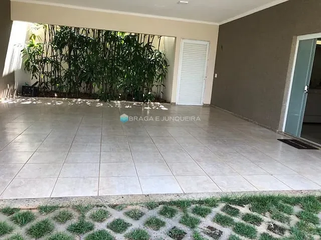 Casa com 1050m² 4 quartos e 3 banheiros, à venda, no bairro Parque dos Passaros em São José do Rio Preto