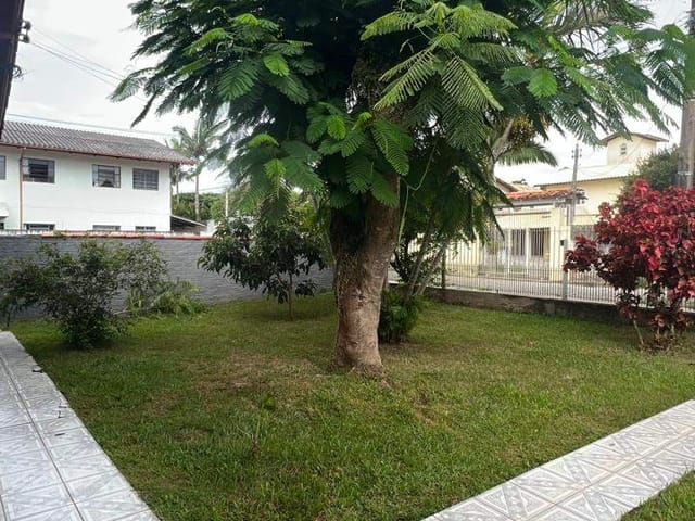Casa com 441m² 3 quartos e 2 banheiros, à venda, no bairro Ingleses do Rio Vermelho em Florianópolis