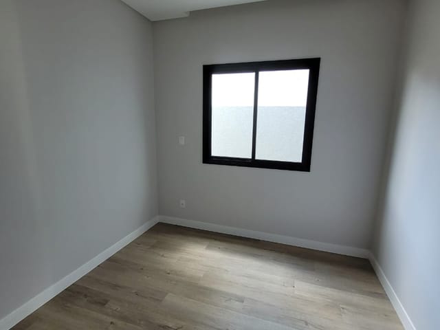 Casa com 200m² 3 quartos e 3 banheiros, à venda, no bairro Cará-cará em Ponta Grossa