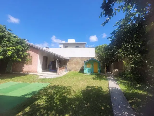 Casa com 360m² 4 quartos e 4 banheiros, à venda, no bairro Campeche em Florianópolis