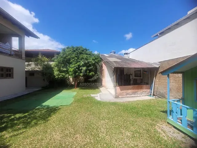 Casa com 360m² 4 quartos e 4 banheiros, à venda, no bairro Campeche em Florianópolis