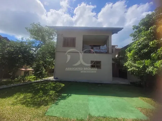 Casa com 360m² 4 quartos e 4 banheiros, à venda, no bairro Campeche em Florianópolis