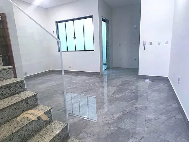 Casa com 143m² 3 quartos e 2 banheiros, para alugar, no bairro Veneza em Ipatinga
