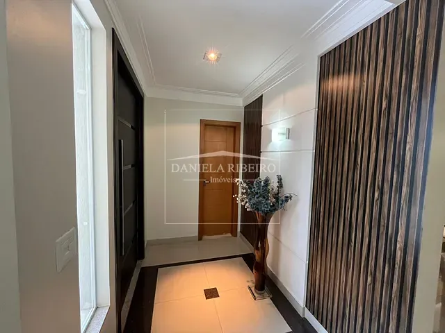 Casa com 730m² 4 quartos e 6 banheiros, à venda, no bairro Vivendas do Arvoredo em Londrina