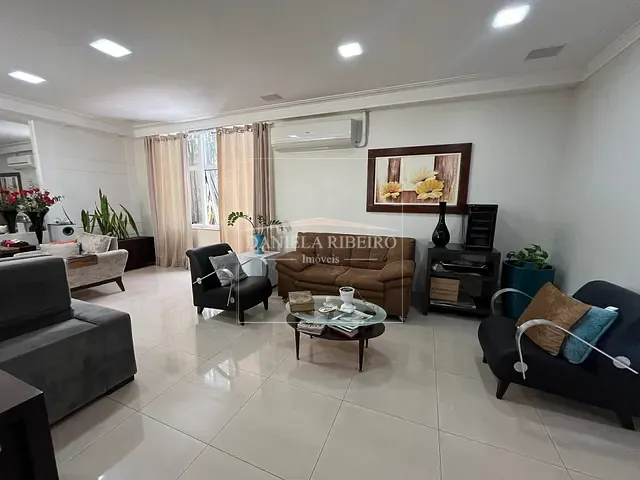 Casa com 730m² 4 quartos e 6 banheiros, à venda, no bairro Vivendas do Arvoredo em Londrina