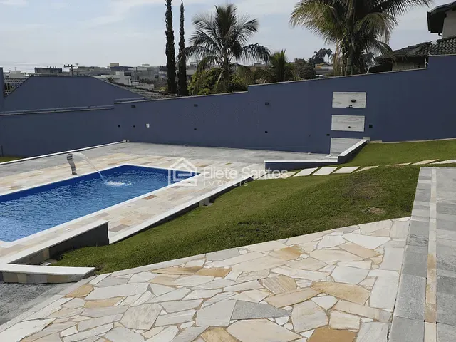 Casa com 1030m² 2 quartos e 3 banheiros, à venda, no bairro Chácara Mantovani em Americana